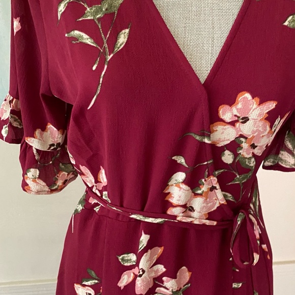 LULUS BURGUNDY FLORAL WRAP MAXI DRESS SIZE SMALL 🌟EUC🌟 - Picture 3 of 16